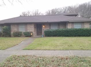 1043 Willow Creek Dr, Lancaster, TX 75146