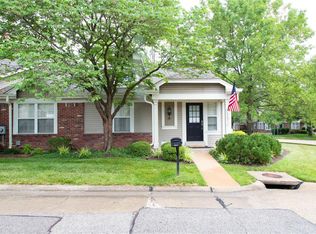 15801 Harris Ridge Ct, Chesterfield, MO 63017