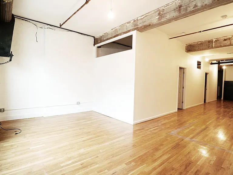 885 Park Ave #C5 — Photo 6