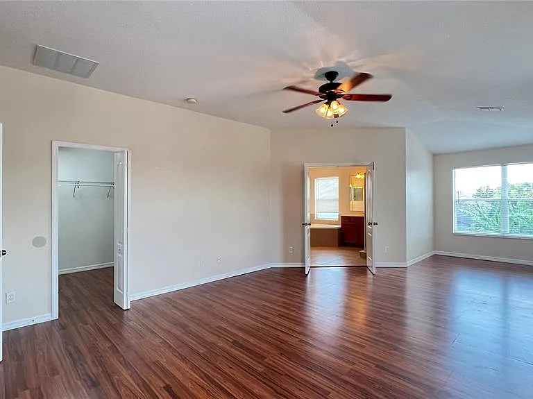 806 Lost Grove Cir — Photo 48