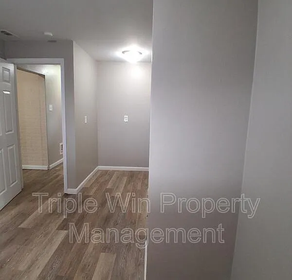468 June Dr — Photo 14