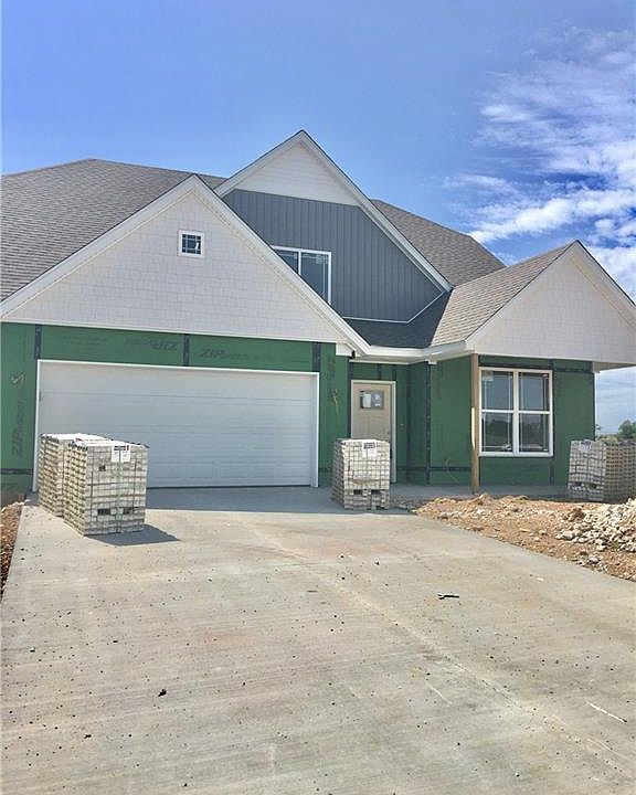 1st image of 1000 Tarah Knolls Cir