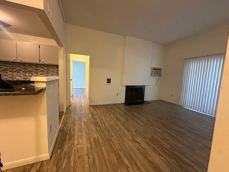 University Park Apartments near Cornell University — Photo 541