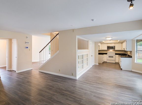 3rd image of 6247 Sunset Haven St