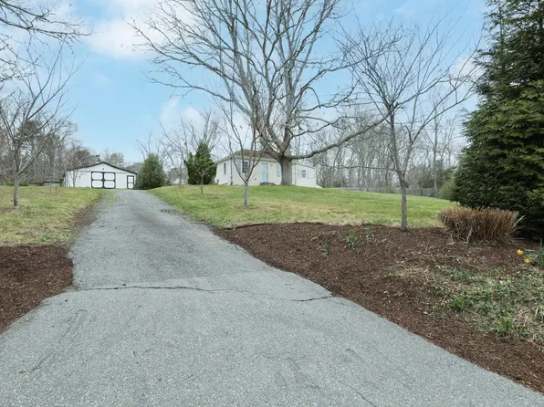 39 Lovells Lane, Mashpee, MA 02649