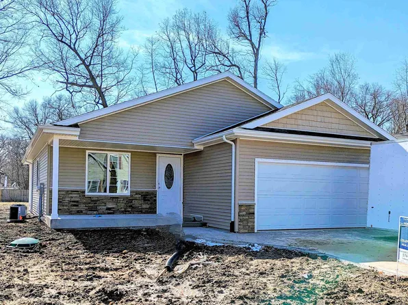 26082 Lake Terrace Cir, Elkhart, IN 46514