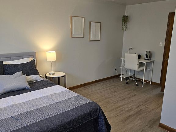 4th image of 506 E Elm St APT 3