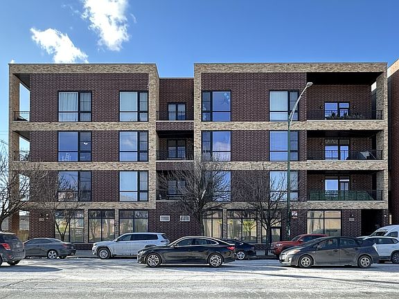 2nd image of 520 N Western Ave #1C