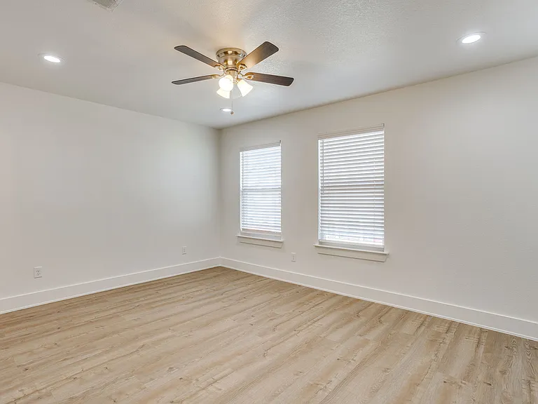 3211 Forest Park Blvd — Photo 34