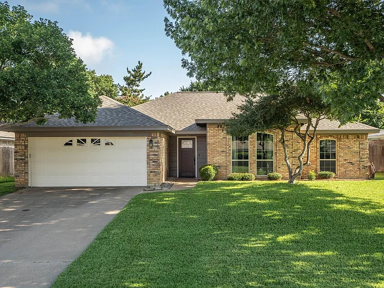 2926 Cripple Creek Trl — Photo 1
