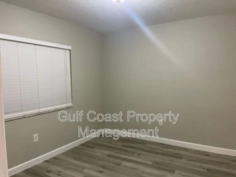 2124 N Tamiami Trl #102 — Photo 9