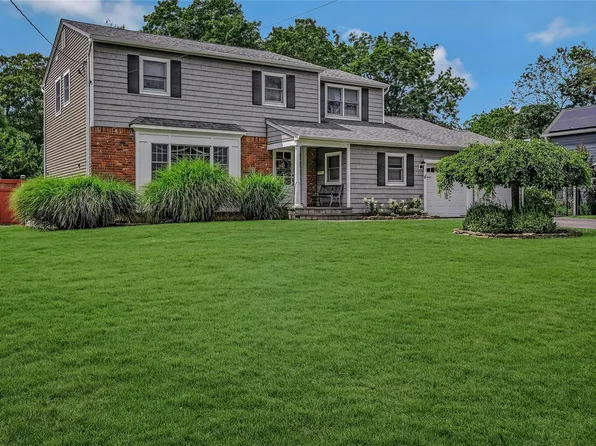 5 Whitman Court, Huntington, NY 11743