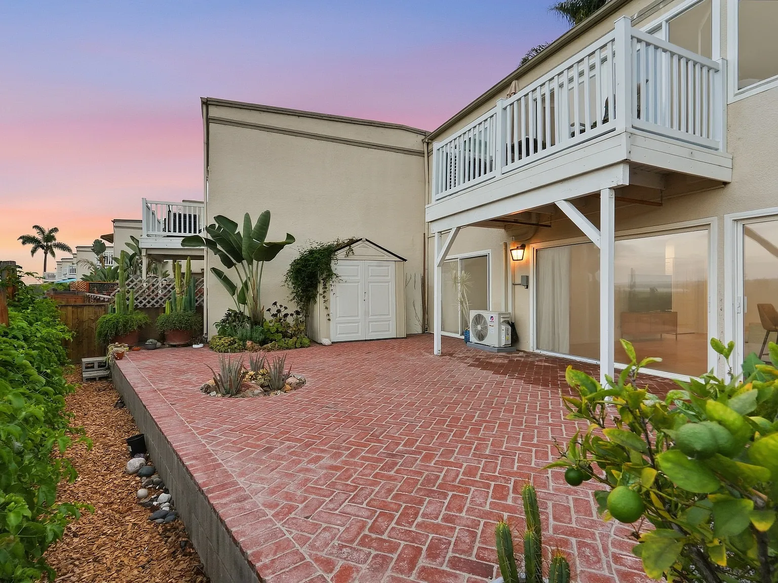 2 bed, 913 sqft, $5,500 — Photo 3