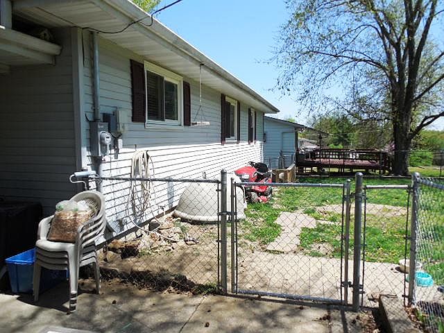 2nd image of 1004 E 10th St