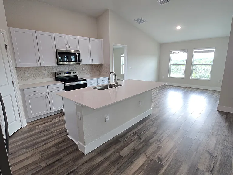 1728 Vanilla St — Photo 5