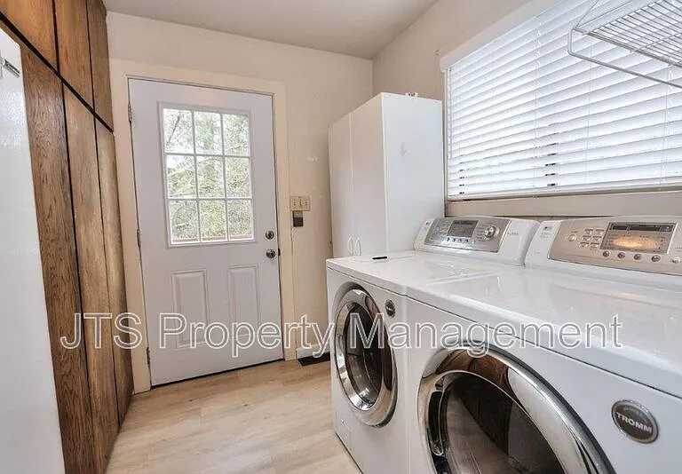2812 Centennial Ct — Photo 26