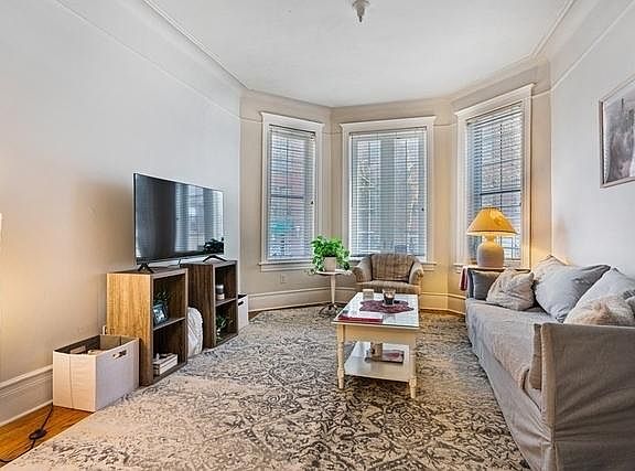 3rd image of 2836 N Sheffield Ave #1