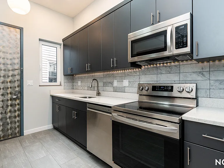 1628 Summerfield St #2B — Photo 13