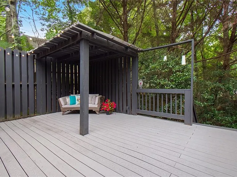 320 Derby Ridge Trce — Photo 29