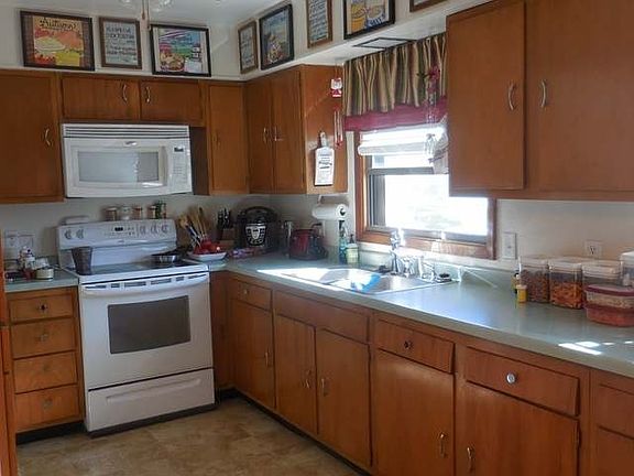3rd image of 404 1st St NE