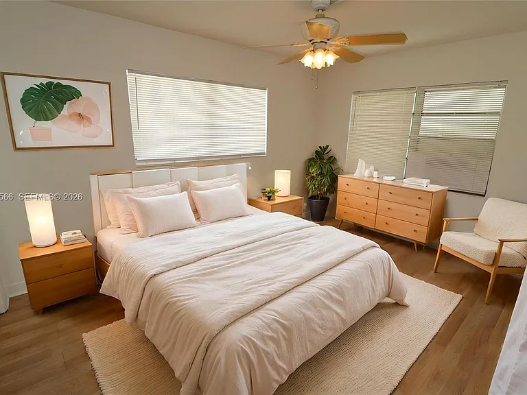 915 NE 16th Ter #5 — Photo 3