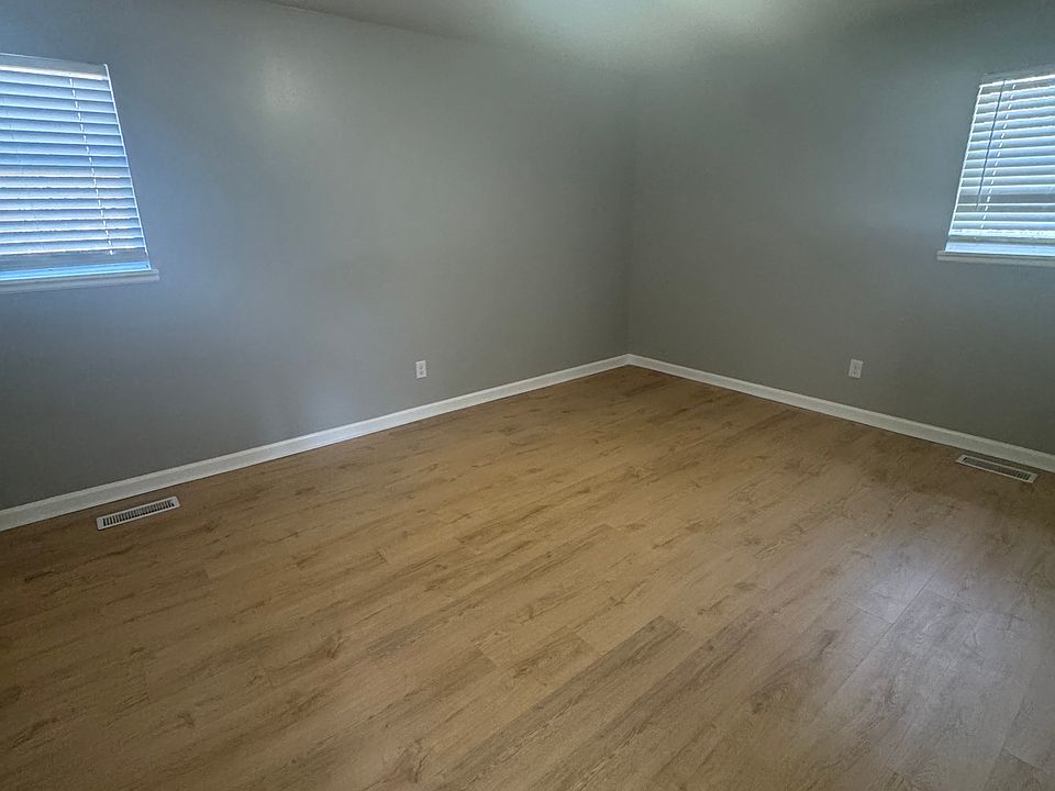 1st image of 588 Bessie Ln