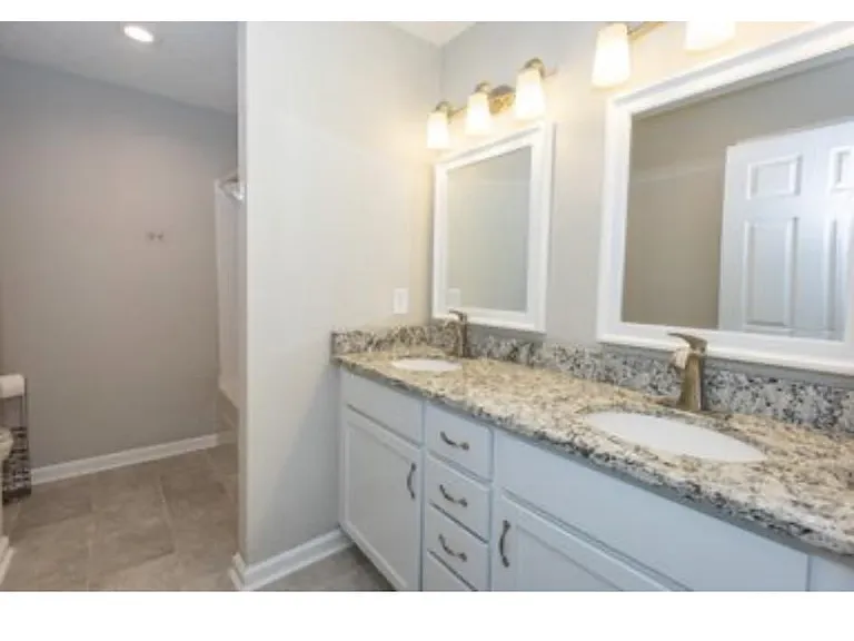 5339 Avery Woods Ln — Photo 3
