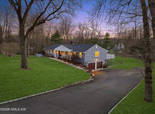 97 Davenport Ridge Ln, Stamford, CT 06903