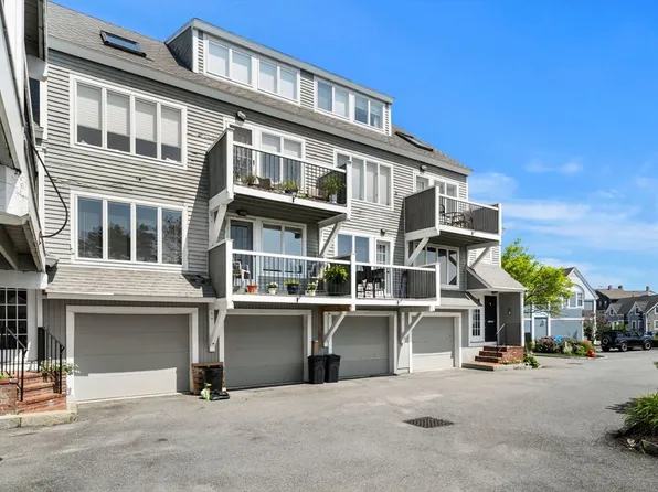 432 Humphrey St APT 16, Swampscott, MA 01907