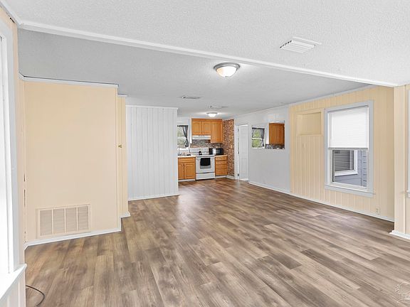 4th image of 615 N Wentworth St