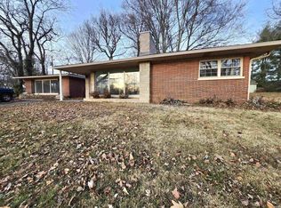 1452 Bonnie View Dr, Evansville, IN 47715