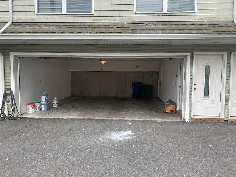 42-44 Ferris Ave #42-44 — Photo 12