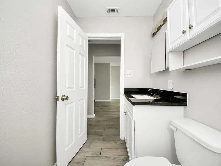 5441 Minden St #20 — Photo 16