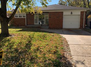 855 N Brownthrush Ln, Wichita, KS 67212