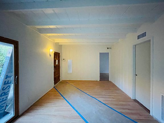 4th image of 3825 Beethoven St #3827