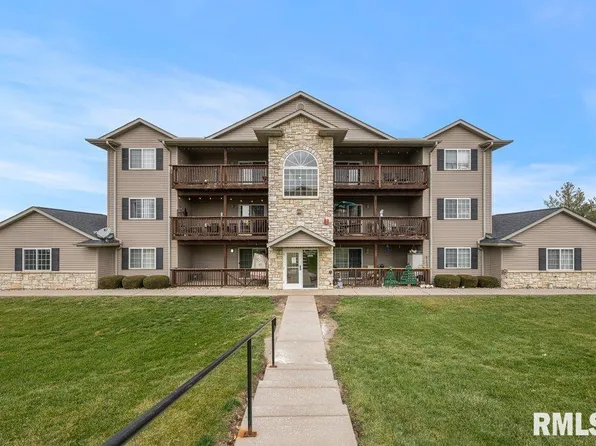 3209 S 16th Ave Unit 204, Eldridge, IA 52748