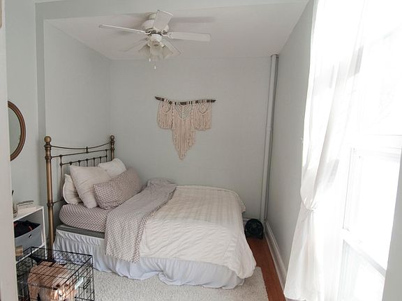 Bedroom that also faces the South. Ginger the dog is not inc