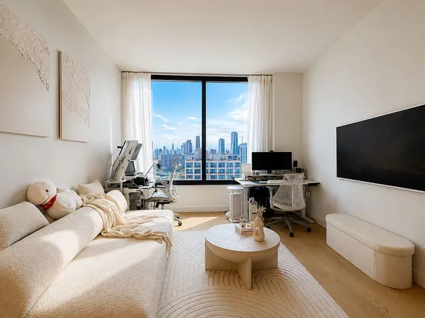 45-30 Pearson St #12A, Long Island City, NY 11101