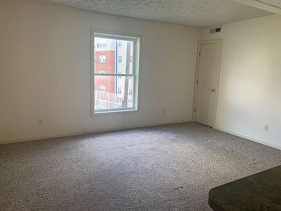 3rd image of 336C Willey St