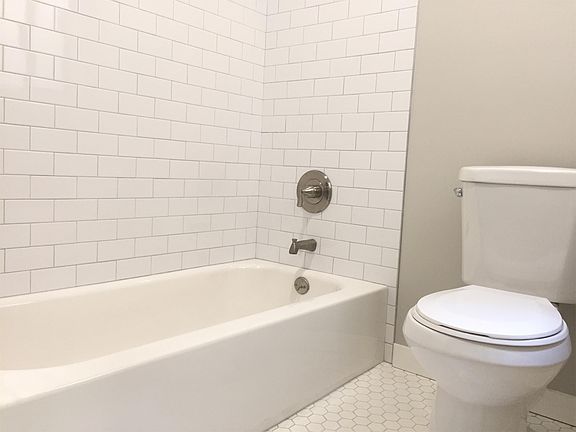 2nd image of 4673 Hollywood Blvd APT 125