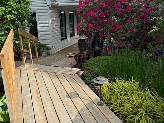 2nd image of 10 Riverfront Ct