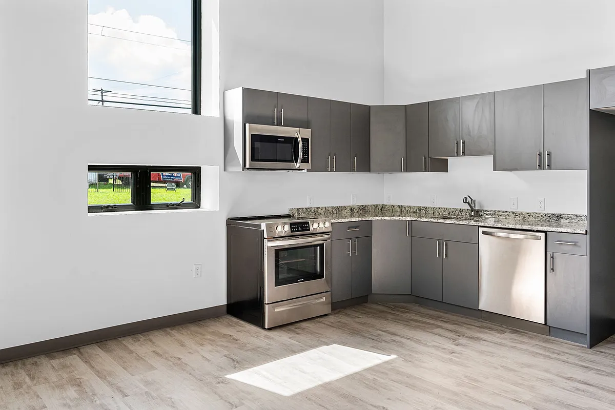 Building Photo - 300 Penn St #208
