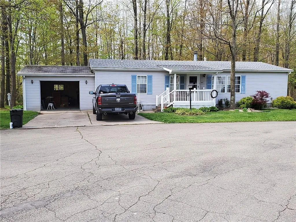 1907 Northwood Ln photo 1