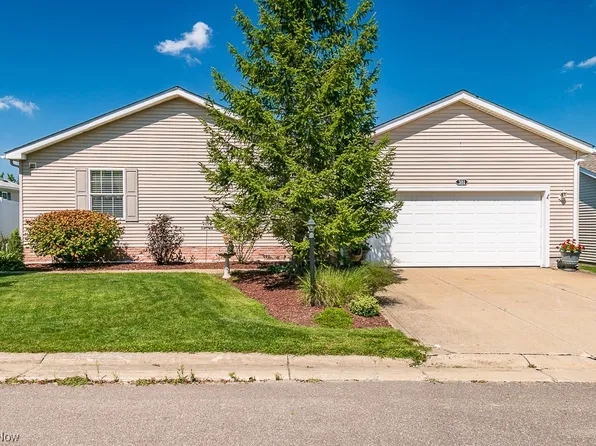 381 Far Hill Dr, Chardon, OH 44024