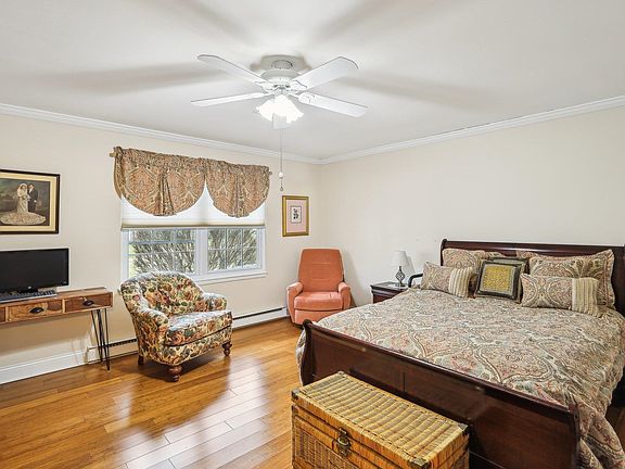5th image of 1160A Argyll Cir