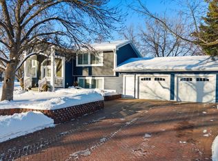 10300 Parkview Ln, Champlin, MN 55316