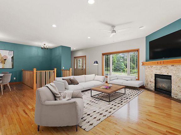 2nd image of 994 Edenberry Dr