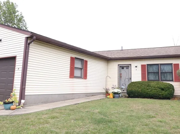 122 Royal Crest Dr Unit P, Seville, OH 44273