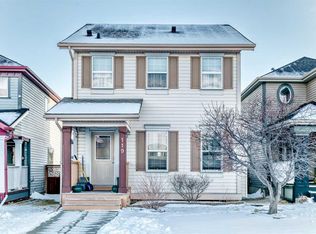 119 N Evermeadow Ave SW, Calgary, AB T2Y 5E5