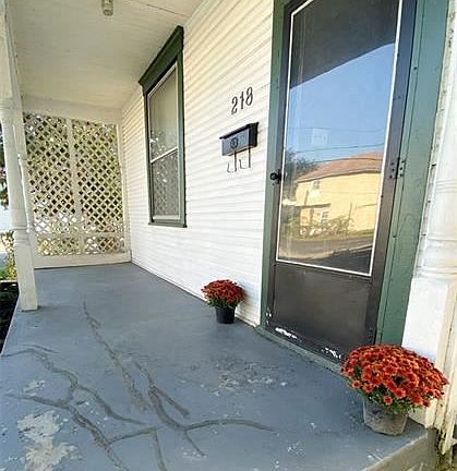 3rd image of 218 Foster St